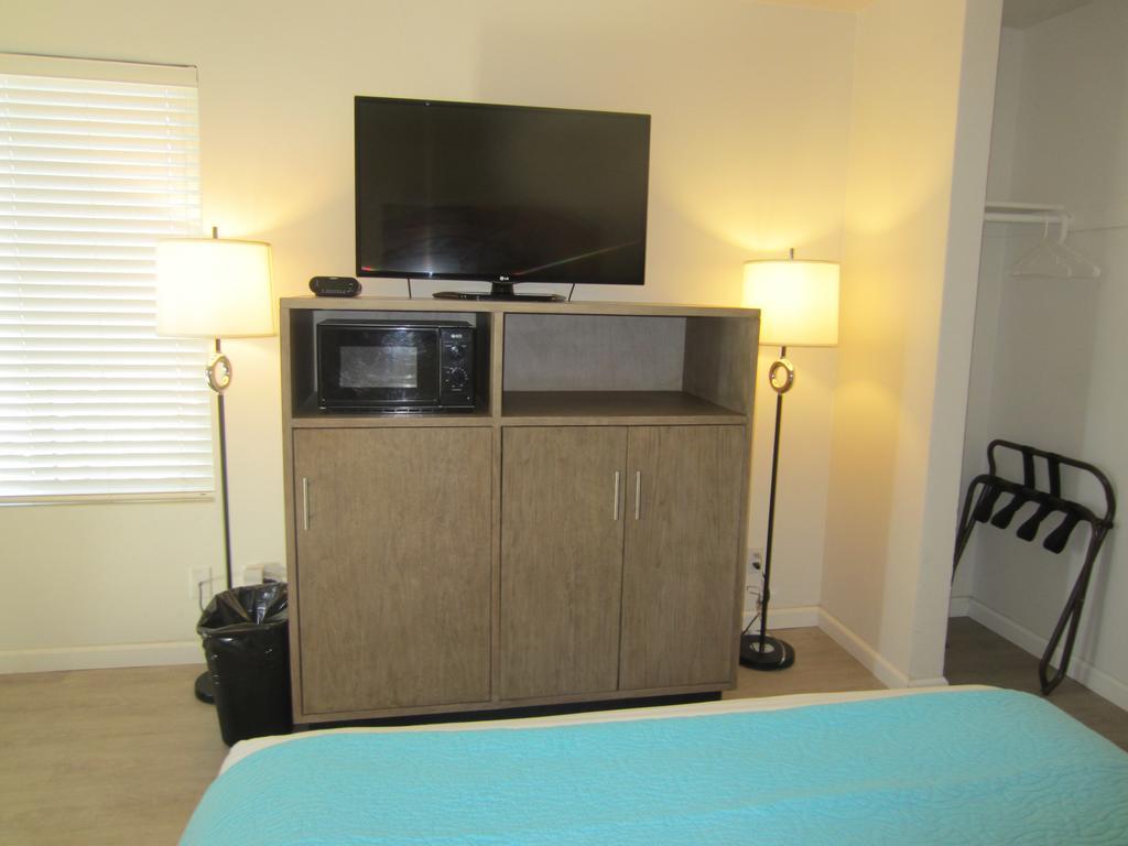 Queen Room Two Queen Beds