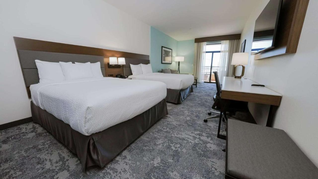 2 Queen Beds, Partial Ocean View Room, Non-Smoking