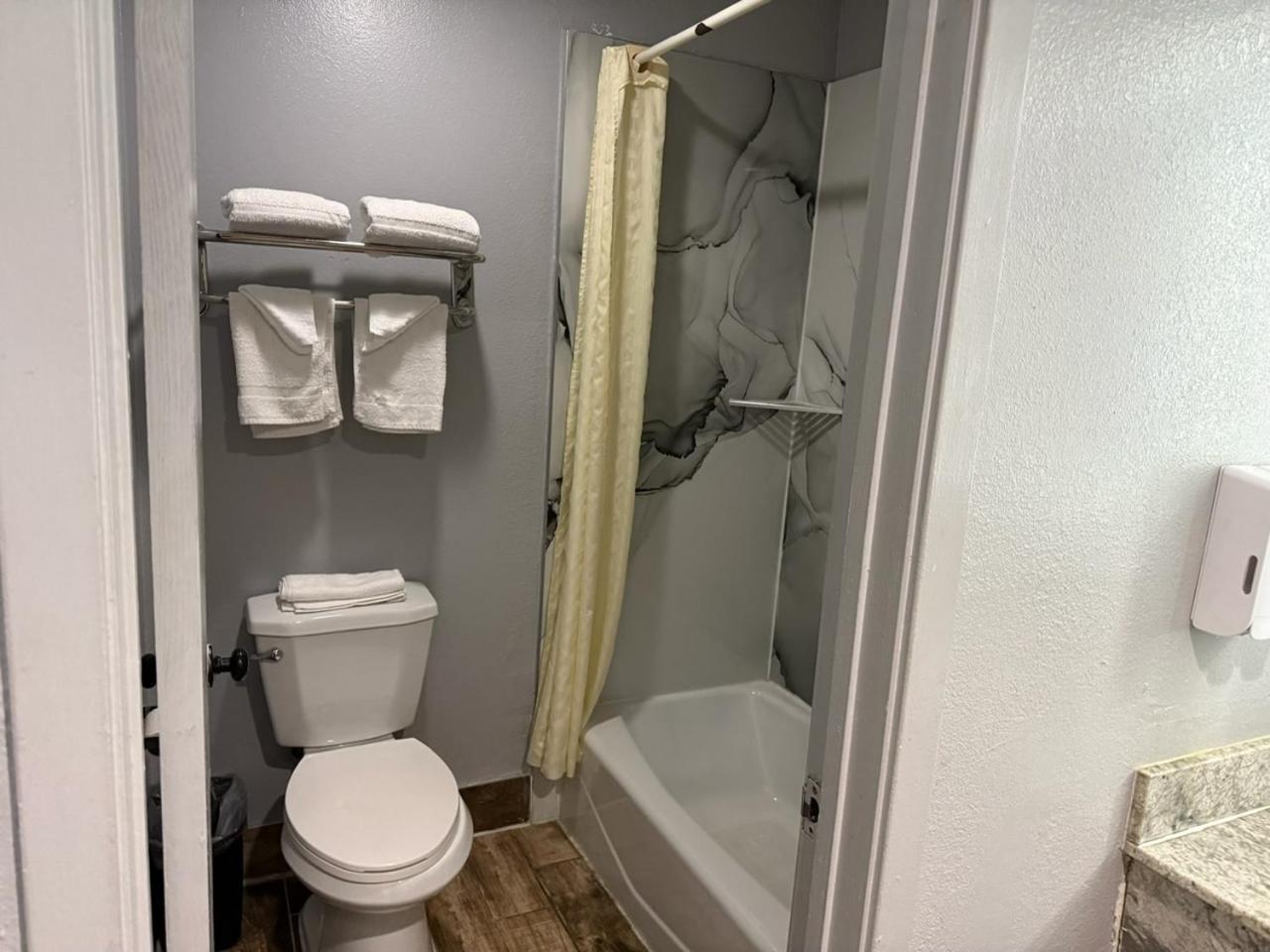 Standard King Room,1656177018:JPEG