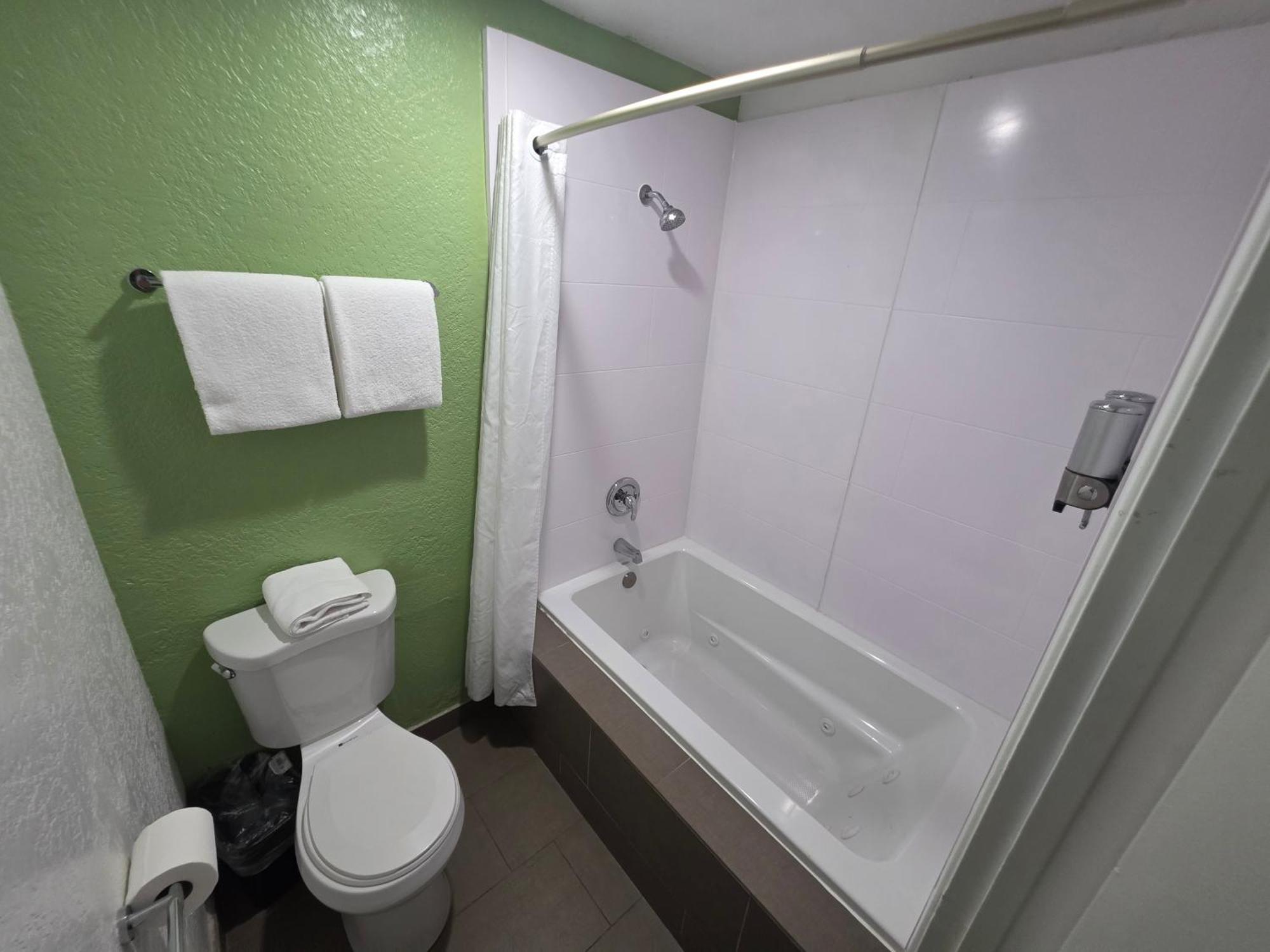 King Suite with Spa Bath,1670912747:JPEG