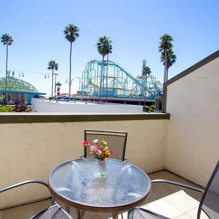 Carousel Beach Inn-3