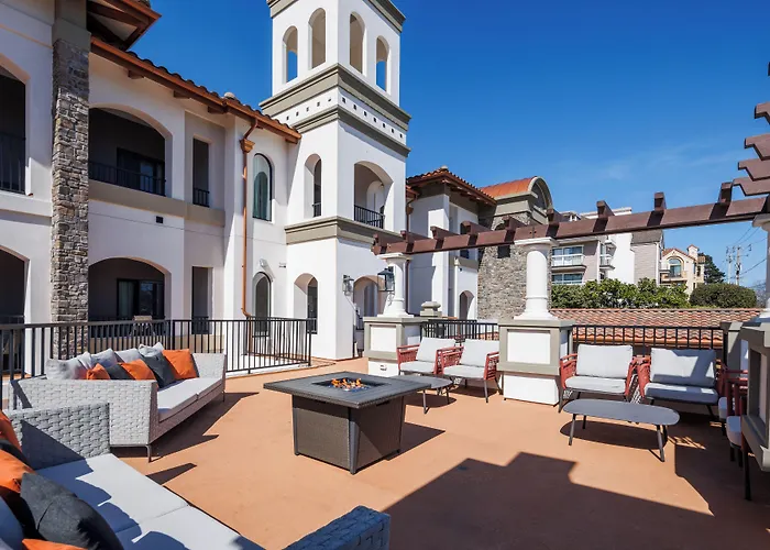 La Quinta Inn & Suites By Wyndham Santa Cruz