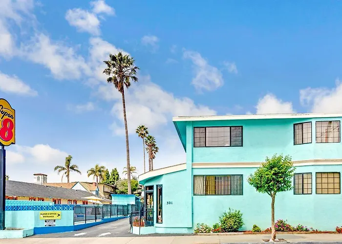 Super 8 Santa Cruz/Beach Boardwalk West